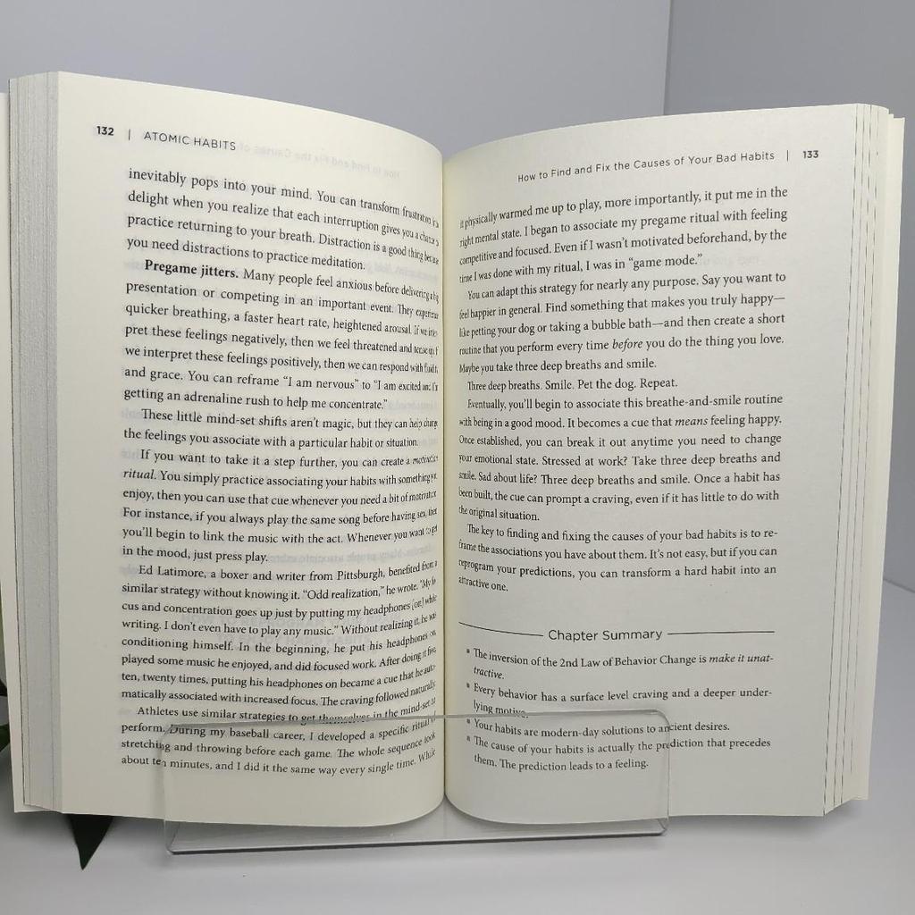 Em estoque: Hábitos Atômicos – Edição em Inglês com Folha de Ouro