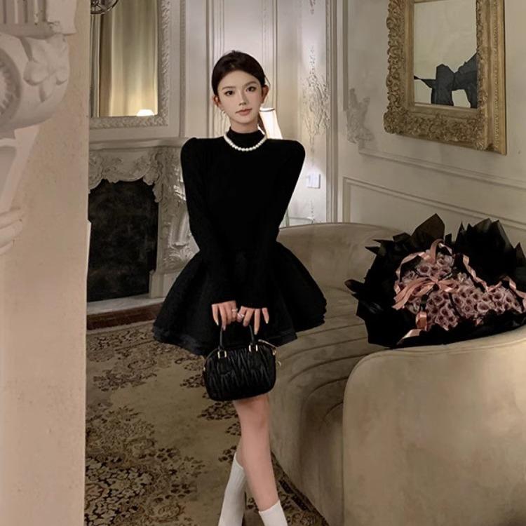 Black semi-turtleneck dress for women's autumn, autumn and winter a-word tutu skirt, short skirt with a base inside, small black skirt