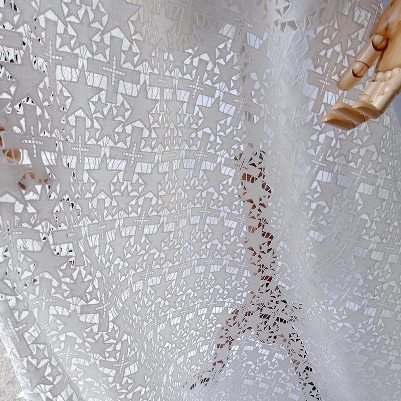 Koronka rozpuszczalna w wodzie, haft z jedwabiu mlecznego na całej szerokości, ażurowe aplikacje haftowane, wzór geometryczny