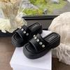 In the summer of 2025, the new thick-soled one-word cool slippers wear rhinestone slippers with skirts and beach shoes for women