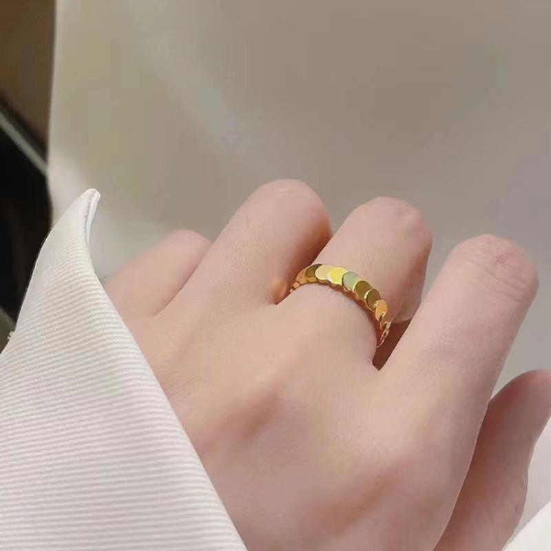 

Women s High-End Gold Fish Scale Ring, Non-Fading Fashion Titanium Steel Design Size 7