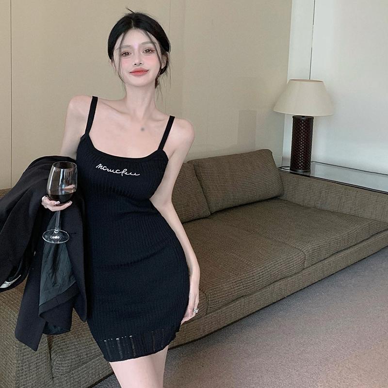 

Женское платье, вязаное без рукавов с вышивкой букв и отверстиями One Size