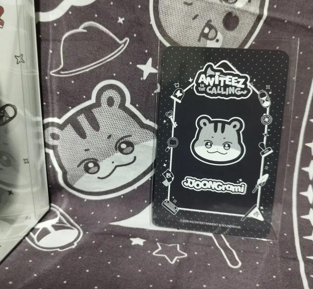 [USED] ATEEZ IN THE CALLING Anime T-Shirt with Trading Card