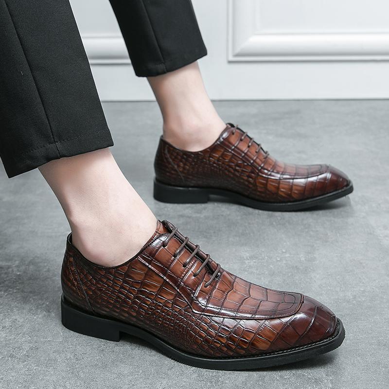 Fashion2024 NEW Men's Business Brogues Shoes High Grade Pointed Toe Vintage Genuine Leather Shoes Men Formal Wear Oxford Shoes 38-46