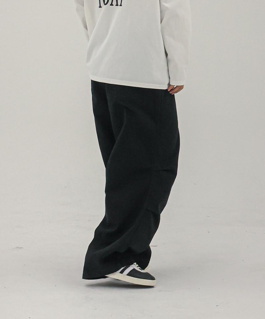 Deoseutoli Pintuck Parachute Pants (Black)