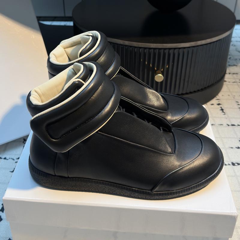 Scarpe Casual di Lusso da Uomo e Donna Rosso Nero Pelle Lucida Scarpe Alte alla Caviglia Punta Rotonda Suola Spessa Alta Qualità Scarpe da Coppia