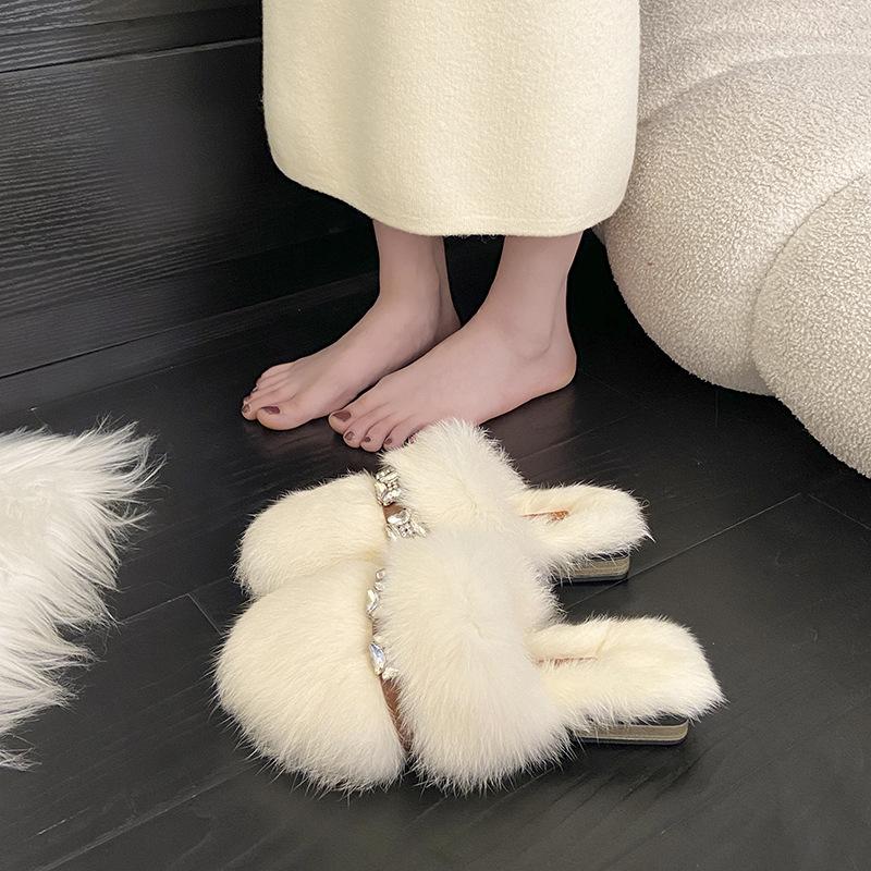 Flauschige Hausschuhe mit dicker Sohle für Damen-Oberbekleidung 2025 Frühling und Herbst neu Muffin gekreuzter Riemen dicke Sohle erhöhend weiche Sohle Haus