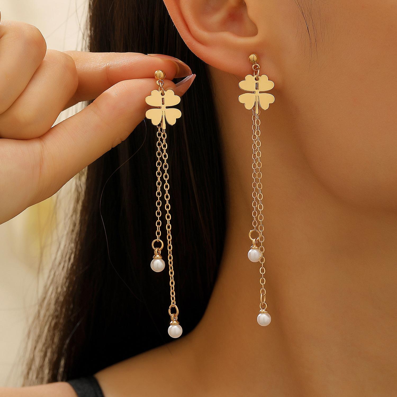 

Fashion Fresh Versatile Design Lucky Grass Imitation Pearl Flower Long Tassel Earrings For Women 1 pair золотистый