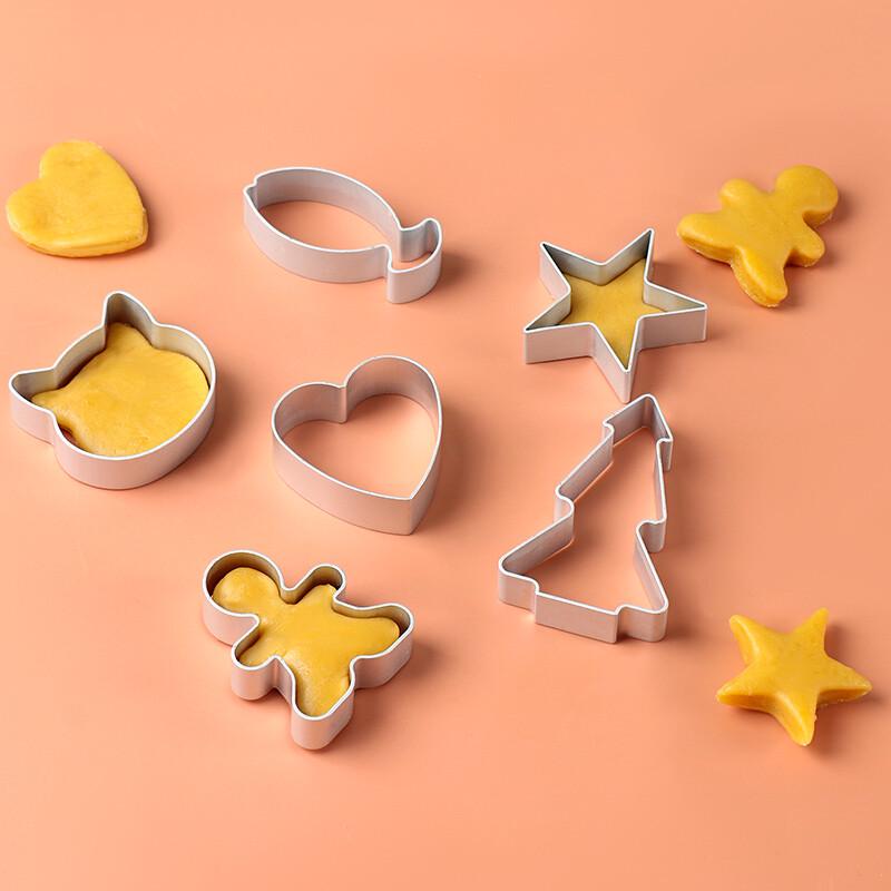 Stampi per Biscotti Cartoni Animati Baijie Fai da Te Set da 6 Pezzi