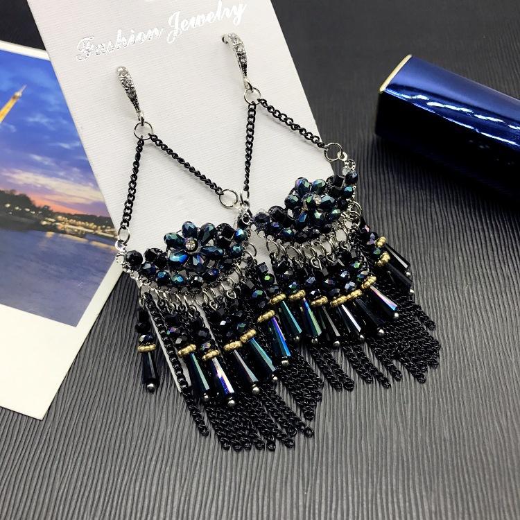 

Light luxury crystal diamond long earrings, retro style temperament fringed earrings, versatile stud earrings with accessories