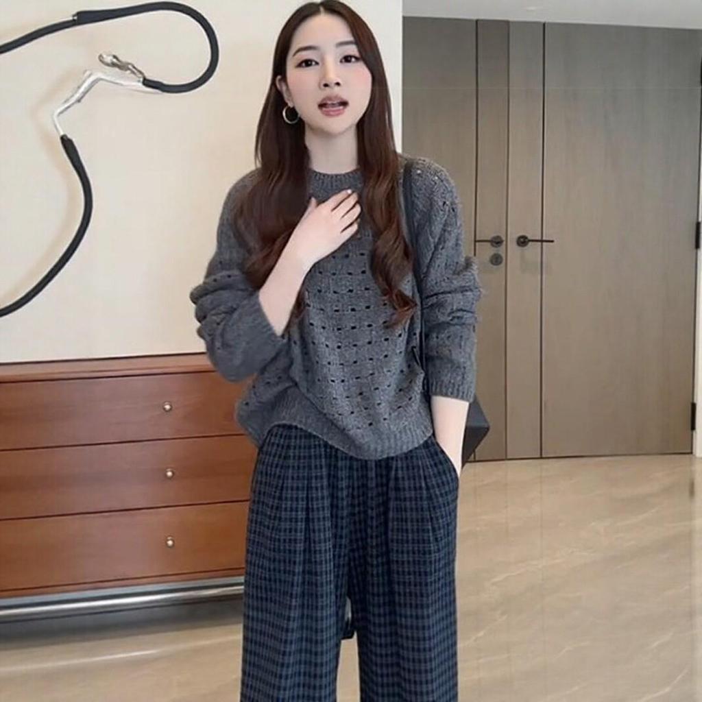 2026 Women's Pink Round Neck Hollow Knit Sweater for Early Autumn and Winter