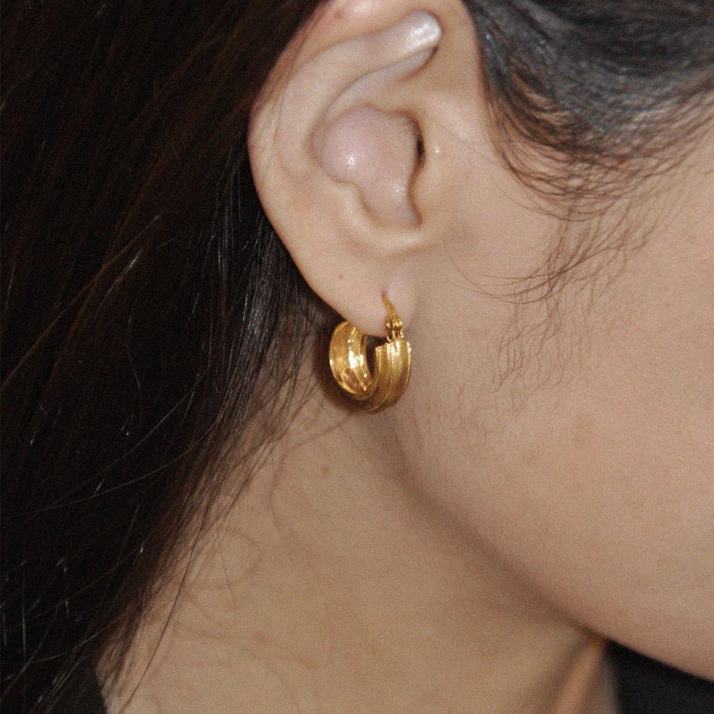 Fashion Copper-Plated 18K Real Gold Inlaid With Black Agate Sparkling Stone Pendant, Ear Buckle, Niche Temperament Trendy Earrings