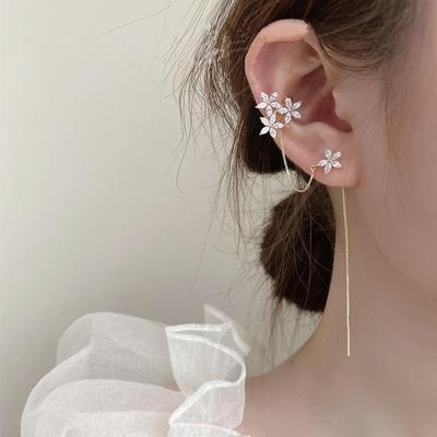 1 pièce Clip d'oreille Os d'oreille Rétro Boucle d'oreille Intégrée Gland Long Pendentif Tempérament Fleur Aiguille Argentée Clip Accessoires d'oreille