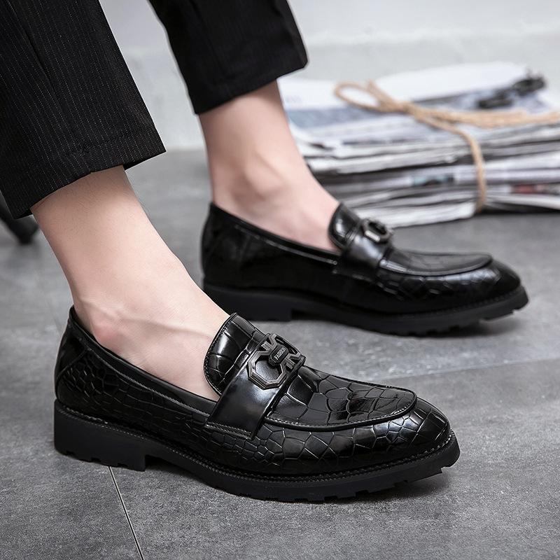 Men's Shoes Casual Fashion Leather Shoes Spring New Large Size Korean Version Fashion Pointed Leather Shoes British Business Shoes