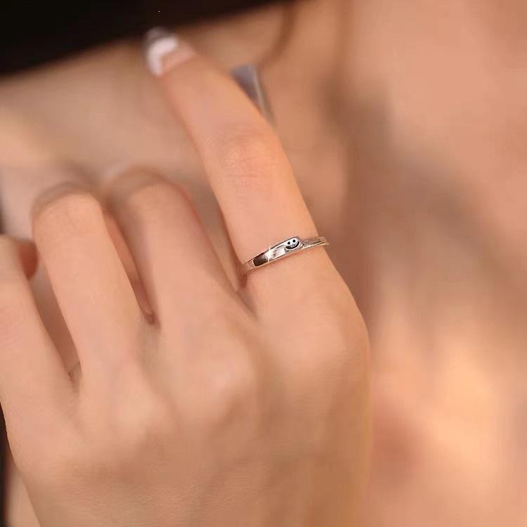 925 Silver Plated Smiling Face Ring: Chic, Minimalist Design for Women & Students - 2024