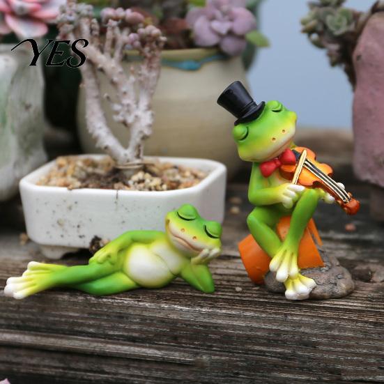 Resin Garden Statues Micro Landscape Ornament, Mini Frog Violin Playing Statue, Durable Unique Gardening Scenery Items Waterproof Hand-Painted