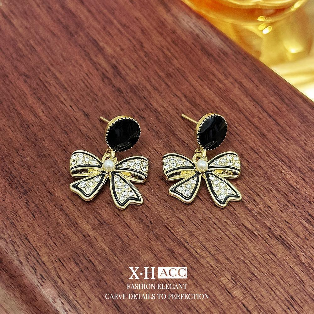 Simple Zircon Butterfly Earrings Light Luxury High-end Stud Earrings Temperament Fashionable Sweet Pearl Earrings Women
