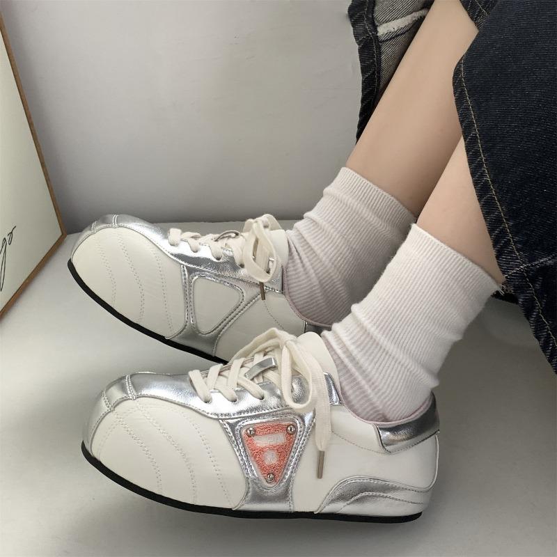 Round head strap flat bottom women's new autumn casual fashion with skirt soft baseplate shoes tide