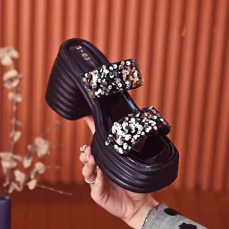 

High-heeled sandals for women, small casual soft soles, not tired feet, new thick-heeled small slippers for summer wear 35 срібний