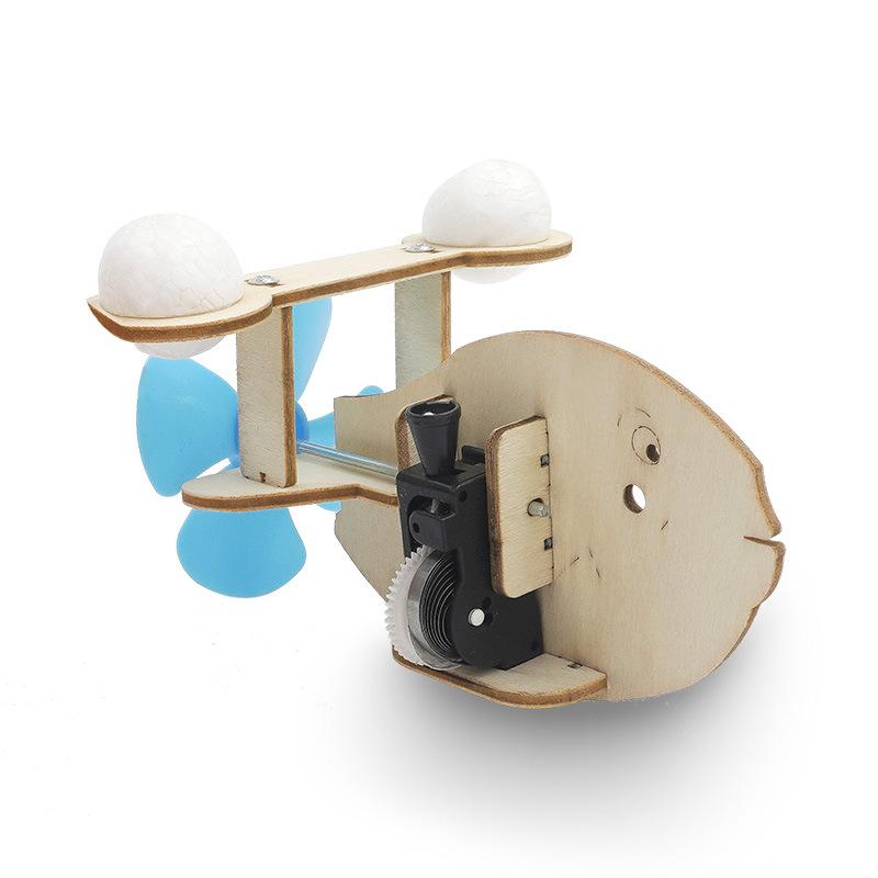 

Simple Handmade Bionic Small Fish Scientific Small Production Wooden Assembly