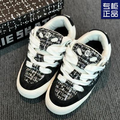 Wasteland Wind Niche Design Black and White Small Fragrant Wind Bread Shoes Women's Flip Fur Canvas BKE Skateboard Shoes