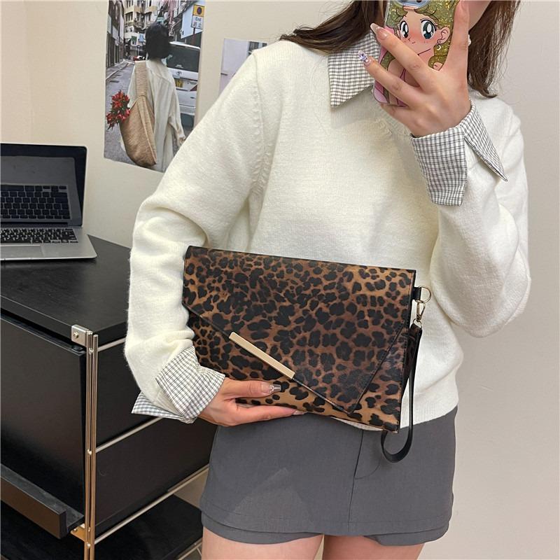 Mode Leopardmönster Casual Premium Middagsväska Feminin Mångsidig Textur Personlighet Lätt Kopplingsväska