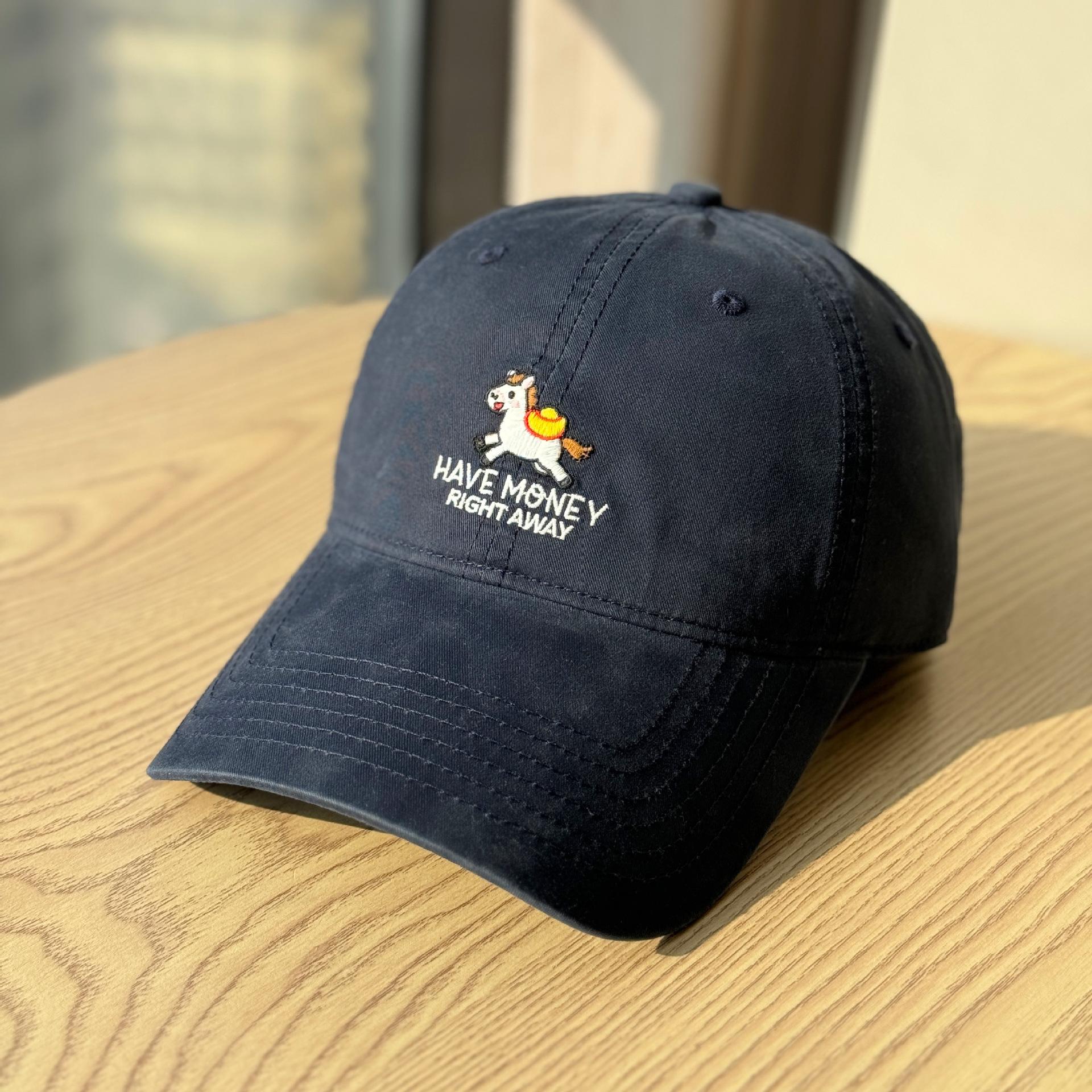 

Korean-style high-quality baseball cap for summer, unisex soft-top cap with cute cartoon pony design, makes the face look smaller, provides sun Adult54-60Adjustable темно-синього кольору