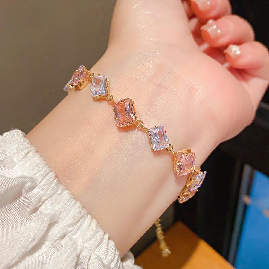 

Irregular Shape Zircon Fashion Jewelry For Women Suitable For Office And Casual Wear PinkShape