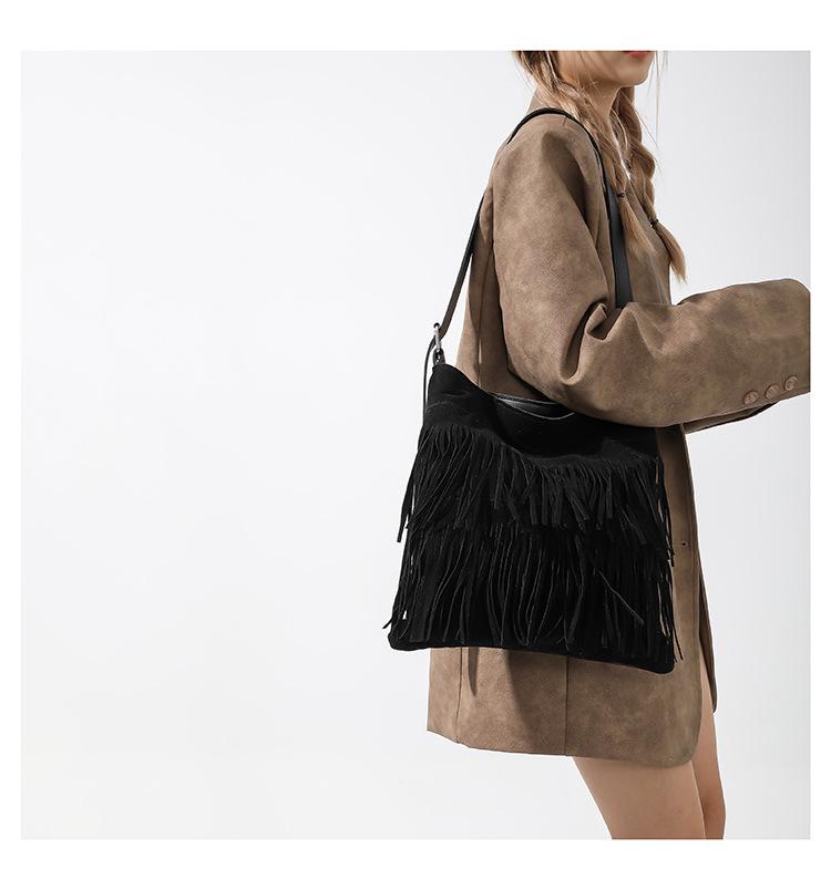 Women's Large Capacity Retro Tassel Shoulder Bag - Autumn 2023 Fashion
