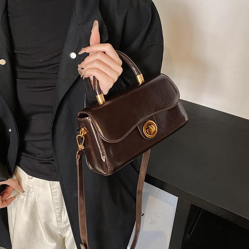 Premium Bag Women's New Autumn and Winter Retro Versatile Shoulder Messenger Bag Portable Small Square Bag