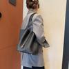 2025 New First-layer Cowhide Shoulder Vegetable Basket, Oversized Bucket Bag, High-end Handbag, Versatile Commuter Bag