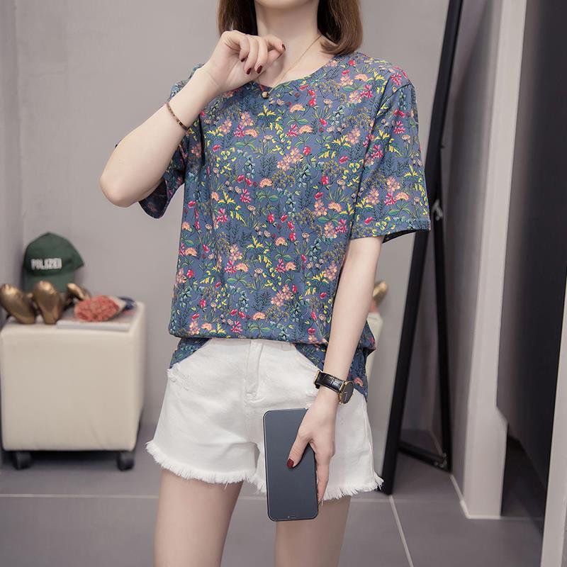 Women's Floral Short-Sleeve T-Shirt - Summer 2023 Slimming Loose Fit, Fashionable Age-Defying Top for Moms