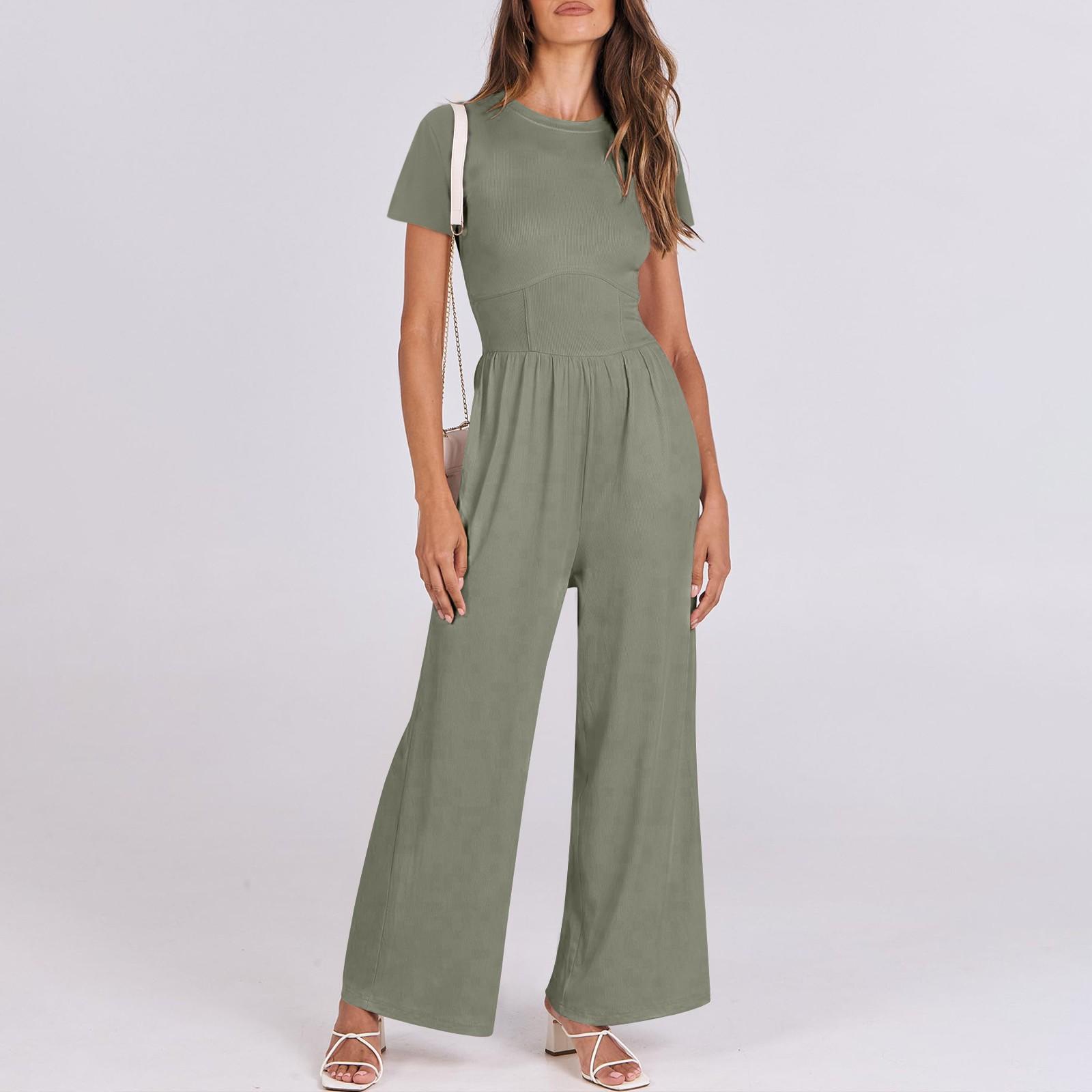 

Женский летний однотонный комбинезон с высоким воротом и короткими рукавами на молнии с широкими карманами S серый