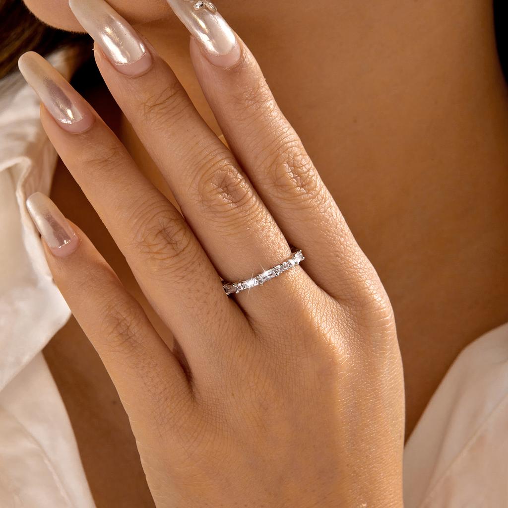 Dainty Inlaid Zircon Ring For Women Gold Plated Round CZ Crystal Copper Finger Ring Party Wedding Daily Wear Minimalist Jewelry