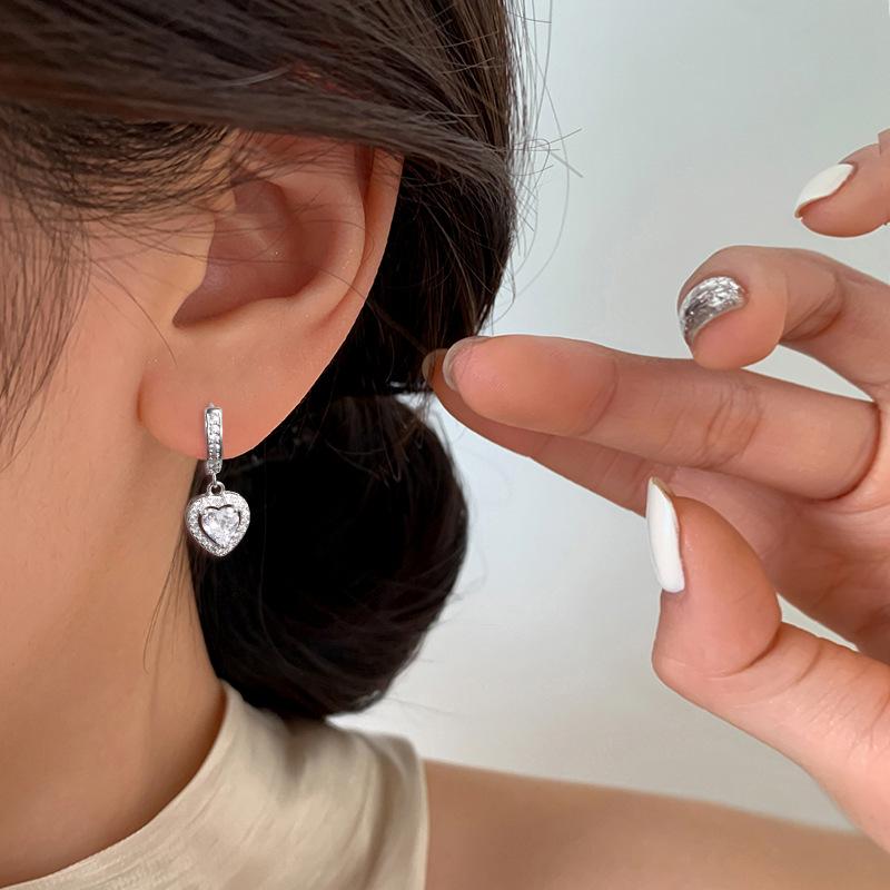 Elegant 3D Rhinestone Heart Earrings - European and American Style  