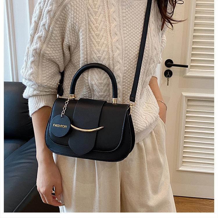 Women’s Summer Large-Capacity Minimalist Retro Solid Color Casual Crossbody Shoulder Armpit Bag