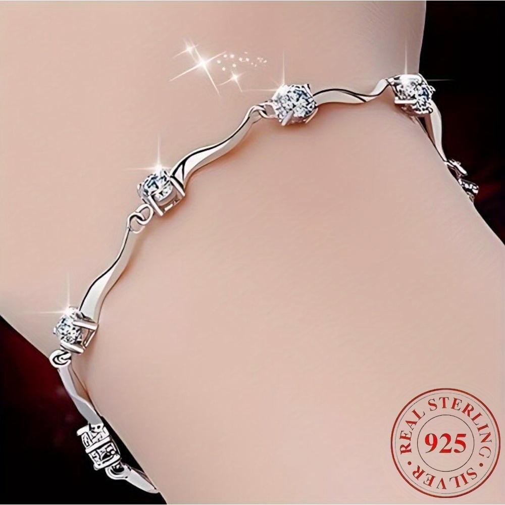 925Pure Silver Bracelet Inlaid with Synthetic Zircon Is Suitable for Women To Wear, Fashionable, Simple, Exquisite, and Elegant, Making It an