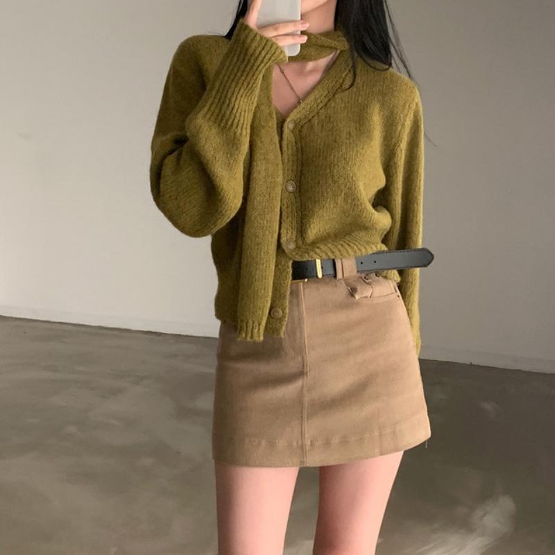 Elegantní Zimní Nové Retro Svetry s Dlouhým Rukávem a Výstřihem do V Dámská Móda Slim Fit Dlouhý Rukáv Dámské Svetrové Bundy Jednobarevné Ležérní Krátké Svetry 25530