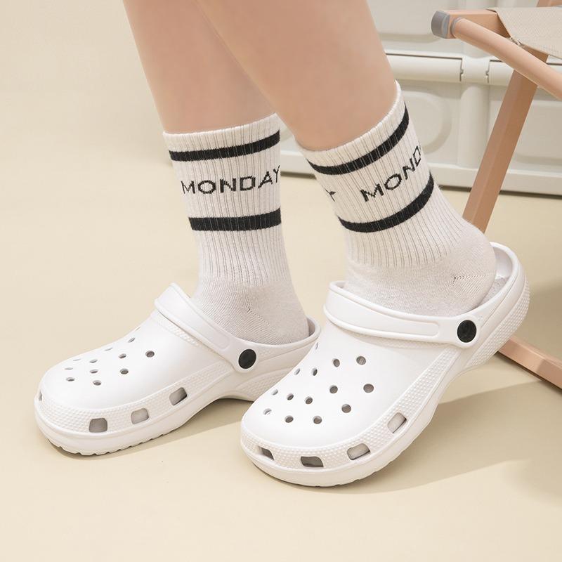 Men's simple style high quality large size cool slippers classic style garden shoes women's hole shoes children