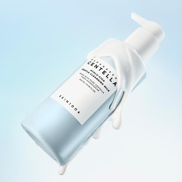 Skin1004 Madagascar Centella Hyalu-Cica Gentle Cleansing Milk 200ml