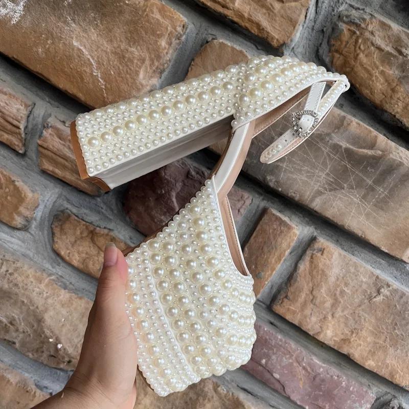 Móda 2025 Ručně vyráběné Korálkové Silný podpatek Kulatá špička Sandály 35-41 Vysoký podpatek Vodotěsná Platforma Dámské boty Svatební šaty Luxusní Perla