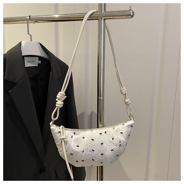 Trendy Women's Underarm Handbag - Casual, Cool, and Stylish Dumpling Bag
