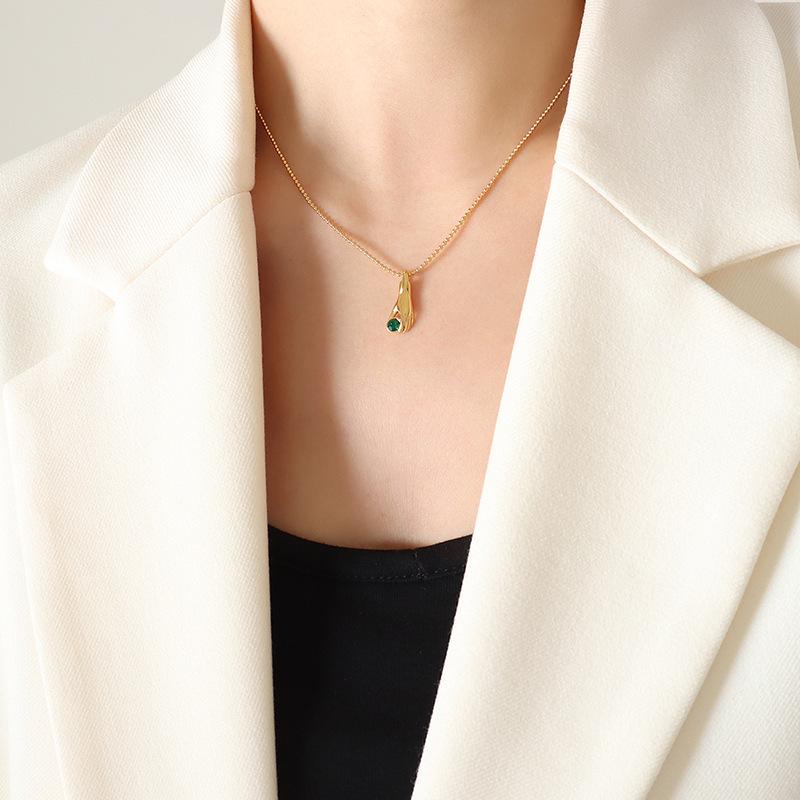 Unique Creative Emerald Zircon Pendant Necklace – European & American Style Clavicle Chain