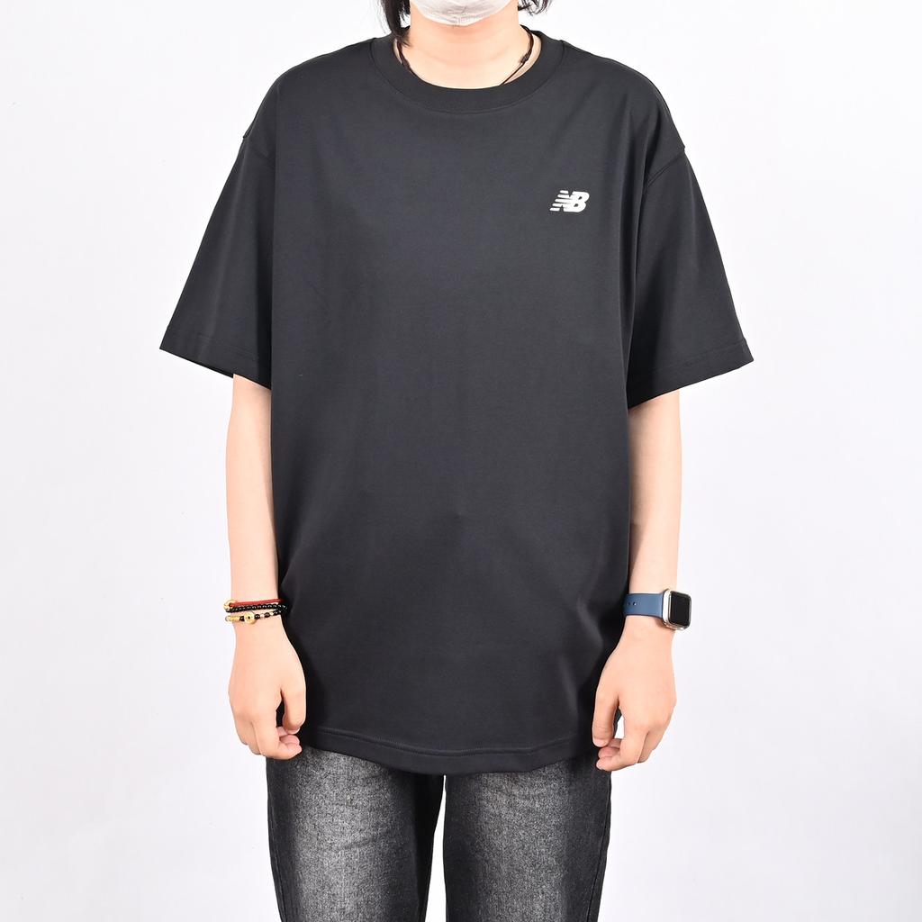 New Balance T Shirts Men's Black Crew Neck Moderate NEF31311-BK
