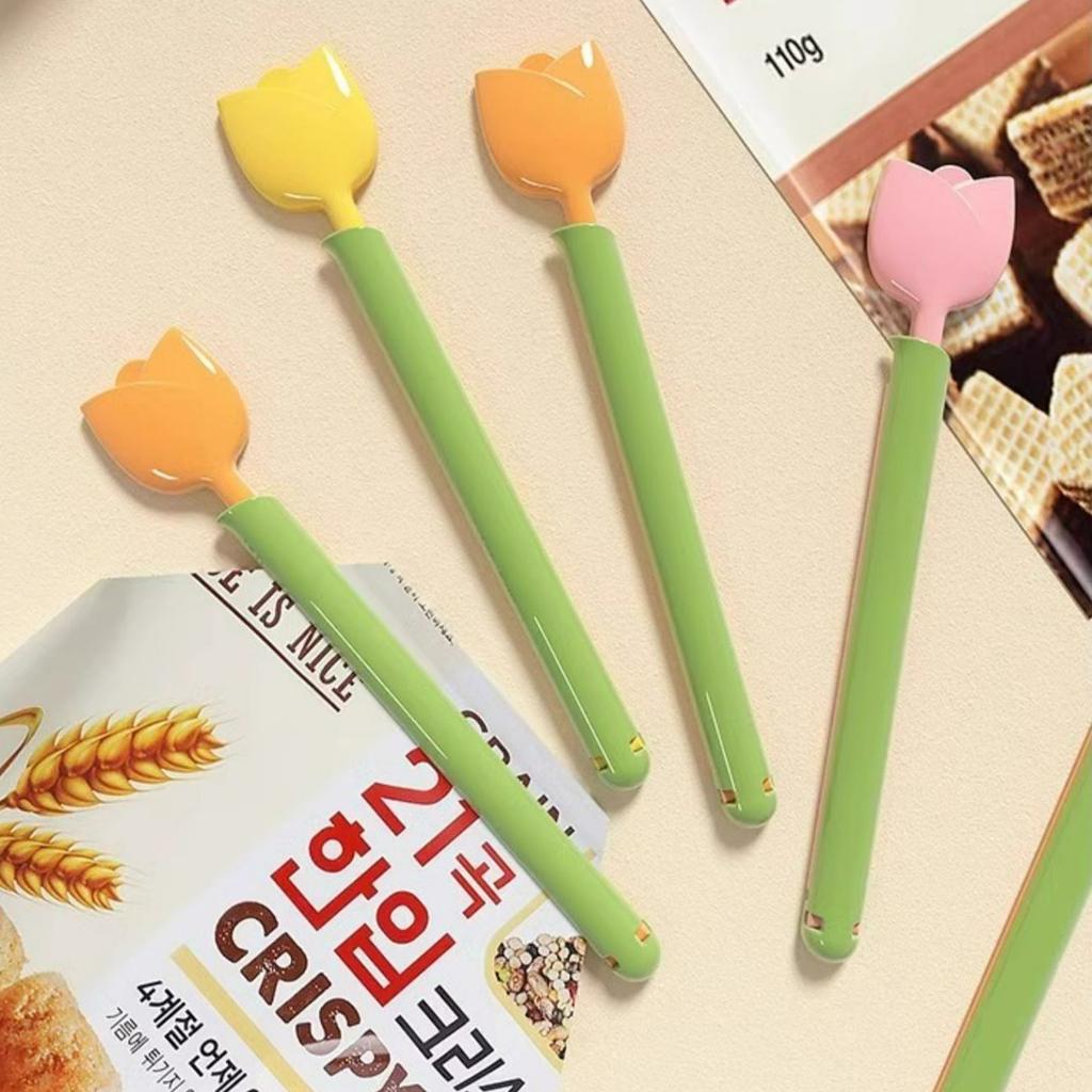 Tulips Designs Food Sealing Clip Set With Magnetic Holder Convenient for Freshness and Convenience Daily Casual Use