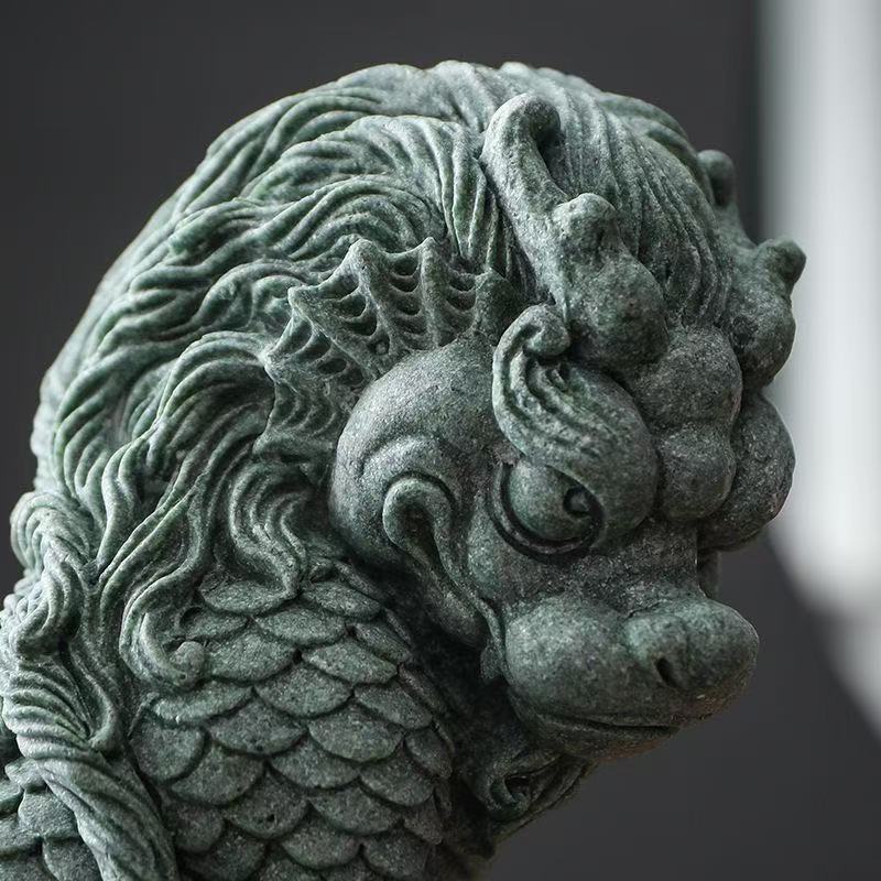 Čína Maska Pan Dragon Sloup Dekorativní socha Zelený pískovcový kámen Sochařství Domov Obývací pokoj, Místnost Kancelář Feng Shui Socha