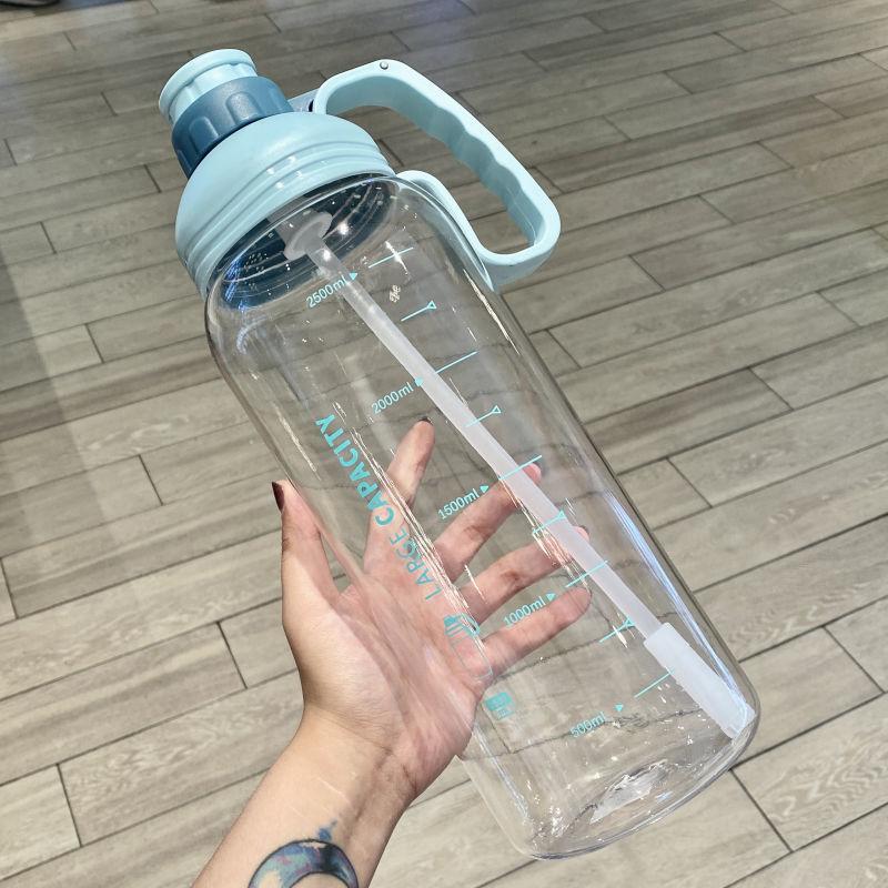 Large Capacity Water Cup for Men and Women Portable Outdoor Sports Water Bottle Drop Resistant Straw Cup Oversized 2L with Scale