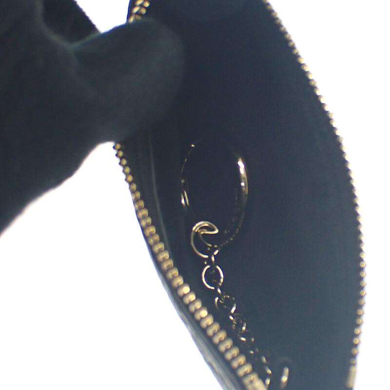 Gucci 815891 AAEEM 1000 Pouch Black Women