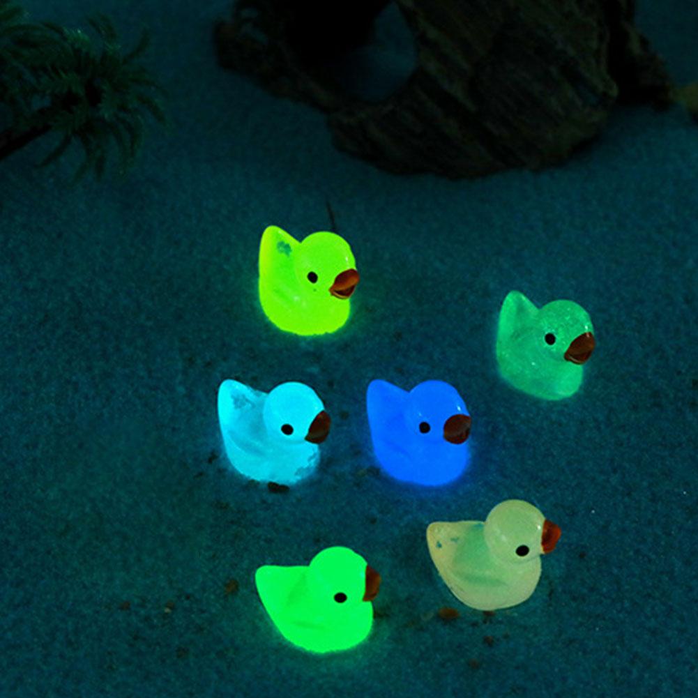 50/100PCS Cute Mini Resin Ducks Ornament Tiny Duck Micro Landscape Dollhouse Decoration Outdoor Glowing Mini Statue Ornament
