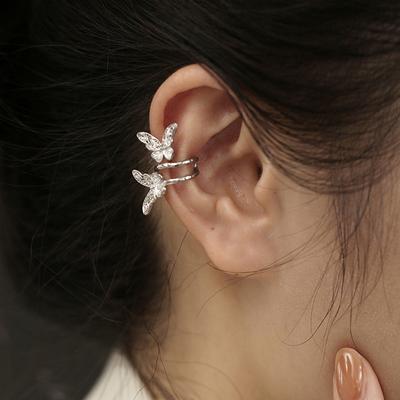 Doppellagige Schmetterlings-Ohrclips ohne Piercing-Ohrringe für Frauen, silberfarben, ästhetischer Schmuck, modischer Ohrclip, Party-Accessoires, Y2K, glänzender Ohrclip